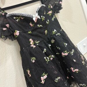 Floral Black puff sleeve dress